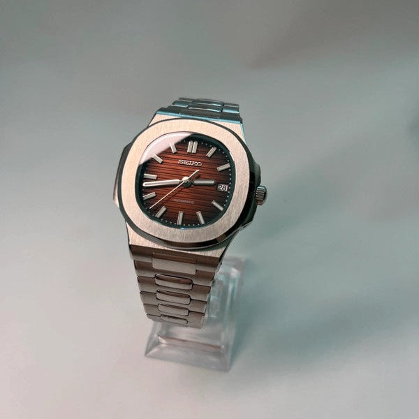 Seiko Nautiko Silver Red