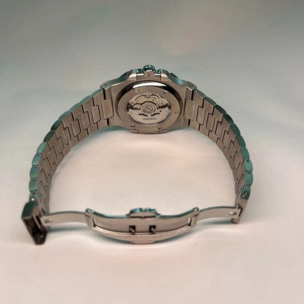 Seiko Nautiko Silver Red
