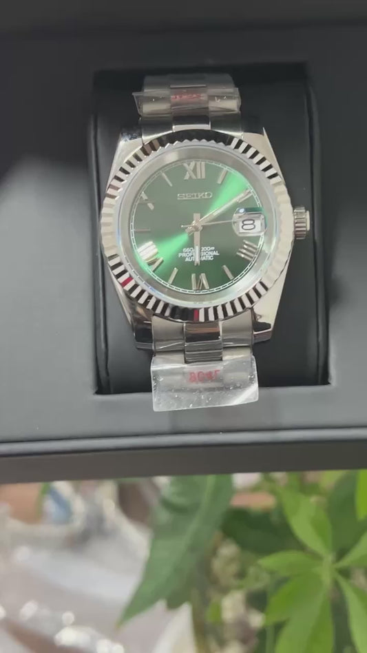 Seiko Date Green Roman Dial